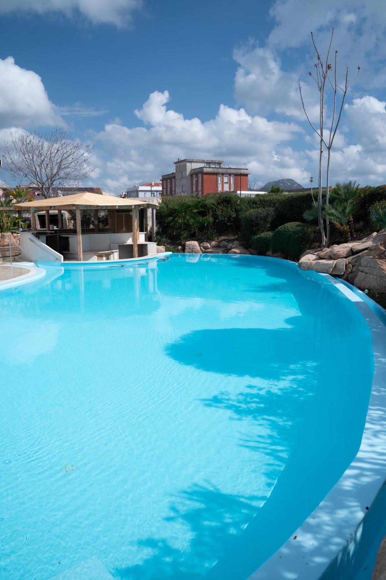 Mercure Olbia Bagian luar foto