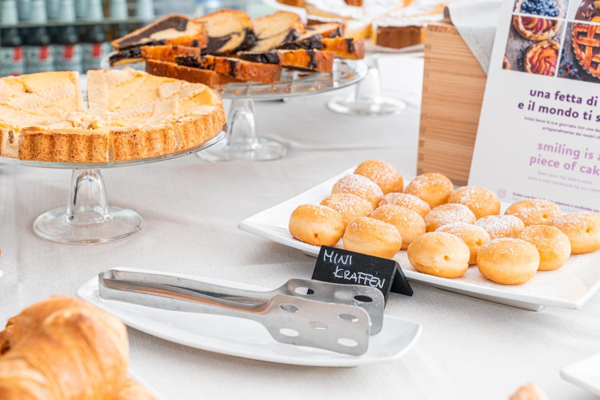 Mercure Olbia Bagian luar foto